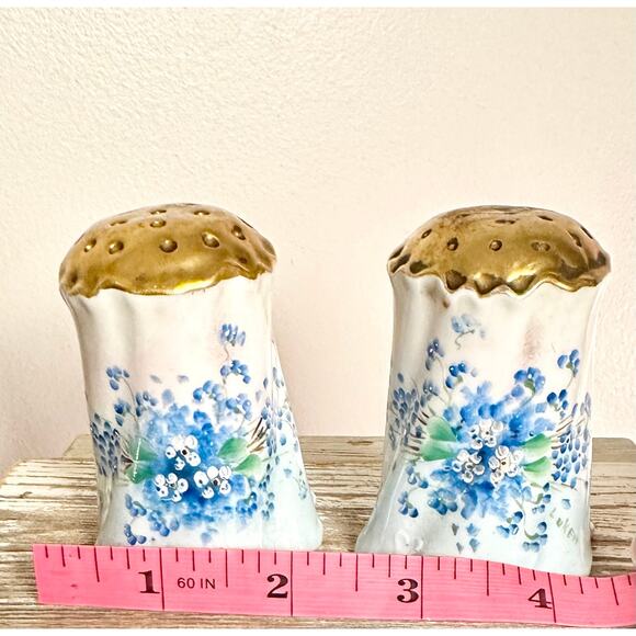 Scalloped Antique Hand Painted Salt and Pepper Shakers with Gold Tops - Picture 3 of 8